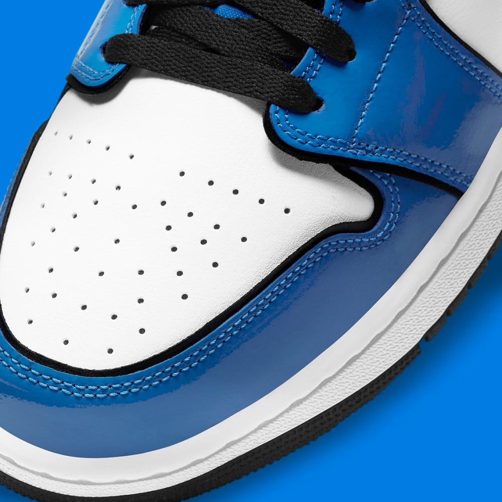 Giày Nike Jordan 1 Mid Signal Blue [DD6834 402] - Ảnh 2